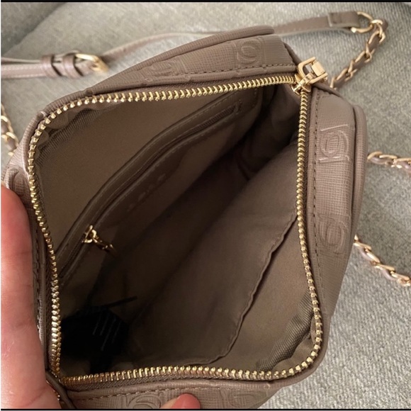 Bebe Light Brown /Tan Signature Print Chain Crossbody Bag✨ - Picture 5 of 9
